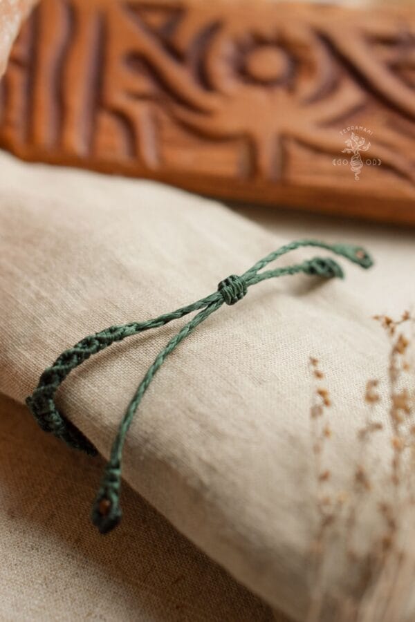 tiger eye macrame bracelet