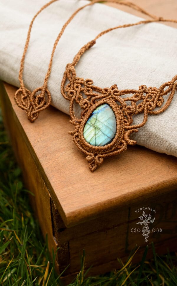 labradorite macrame necklace