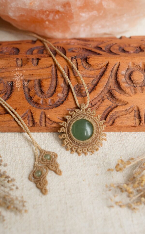 sun macrame necklace aventurine