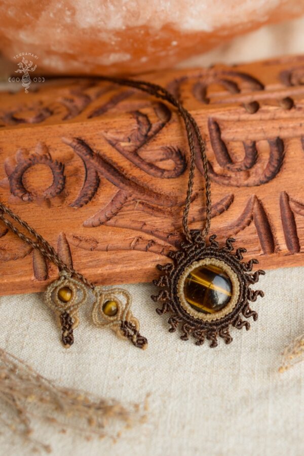 sun macrame necklace