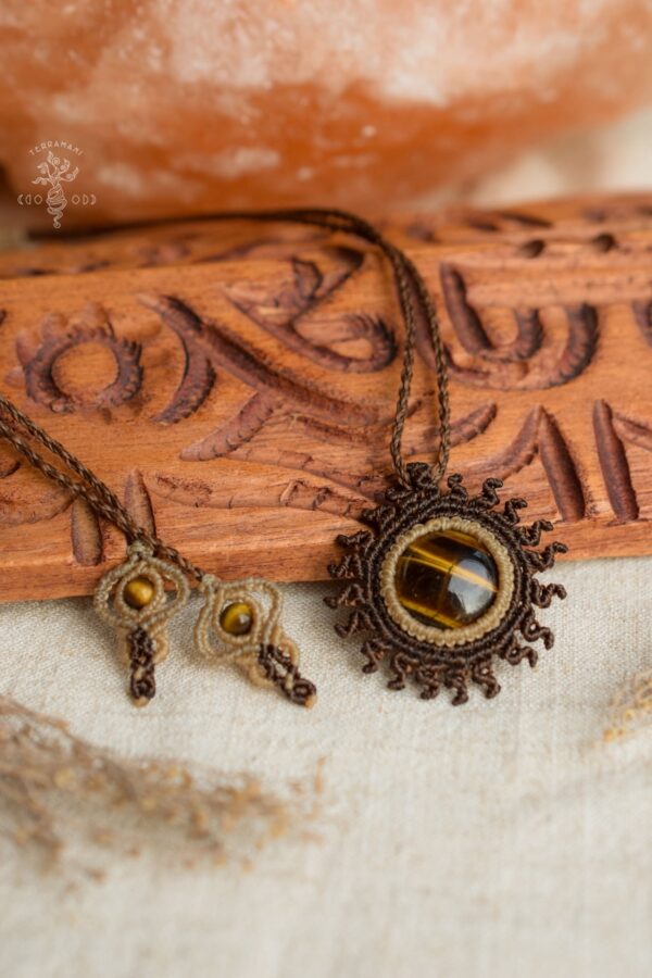 sun macrame necklace