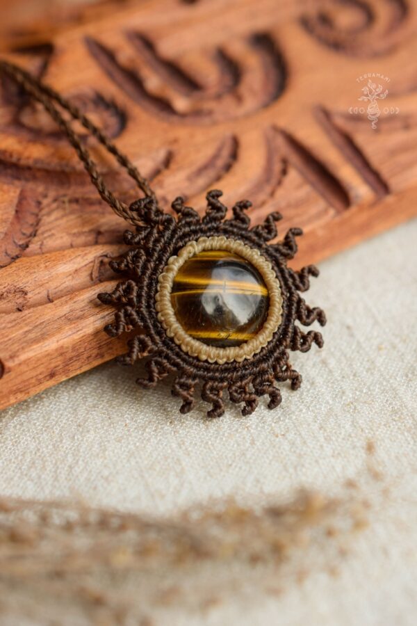 sun macrame necklace