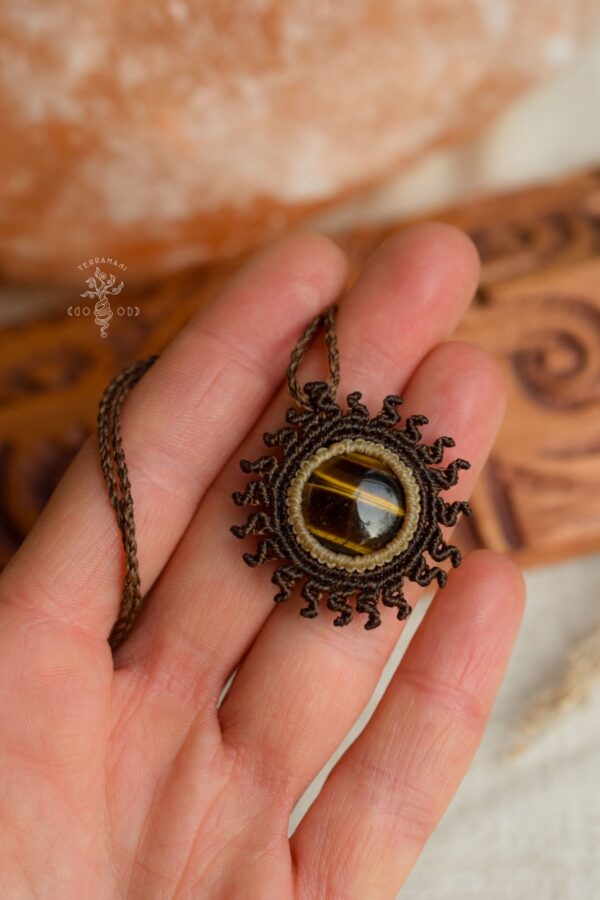 sun macrame necklace