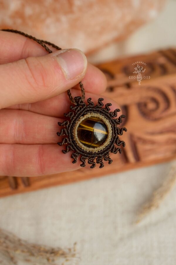 sun macrame necklace
