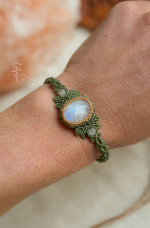 moonstone macrame bracelet