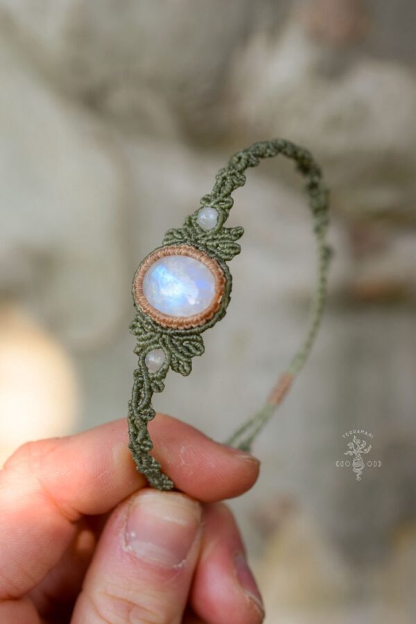 moonstone macrame bracelet