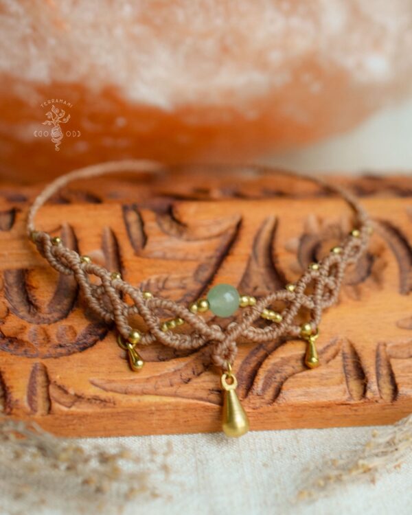 elana crystal choker