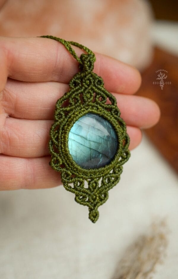 green labradorite necklace