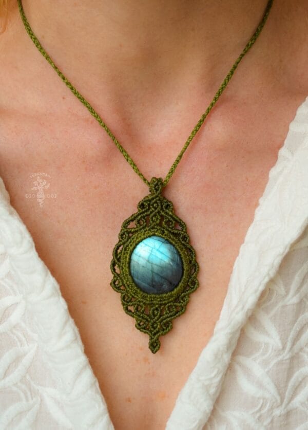 green labradorite necklace