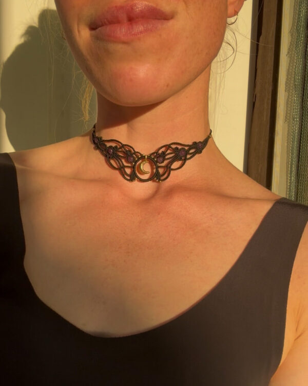 moon choker