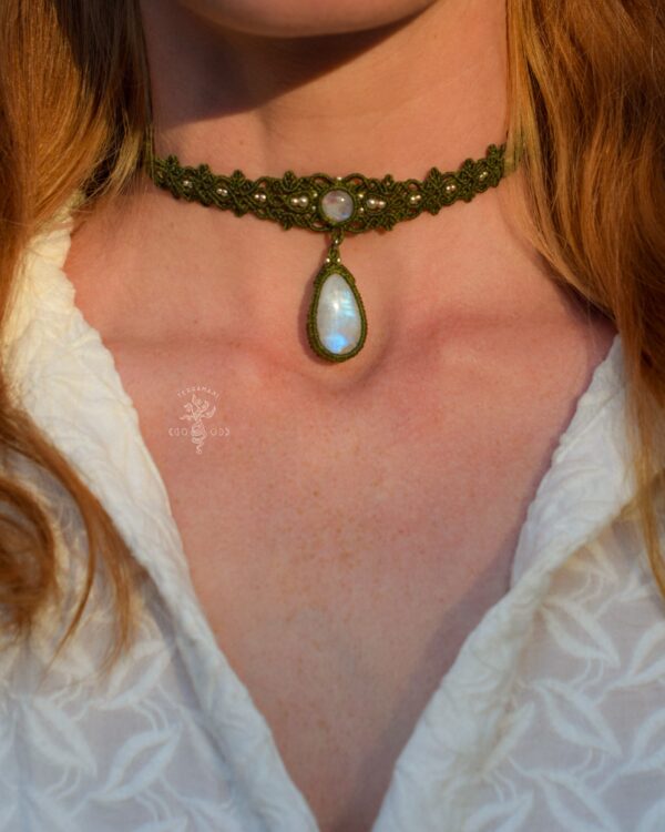 macrame choker with moonstone
