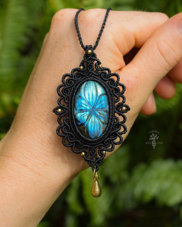 labradorite necklace