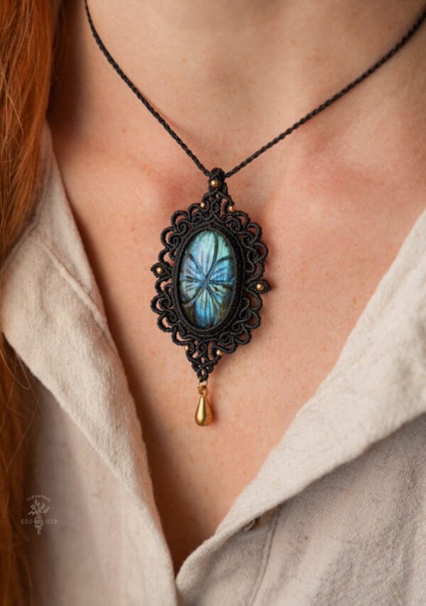 labradorite necklace