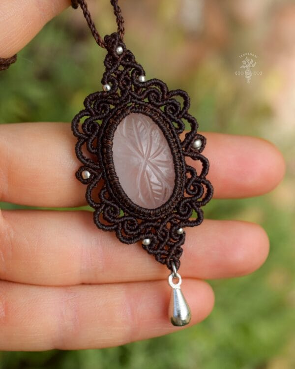 rose quartz necklace