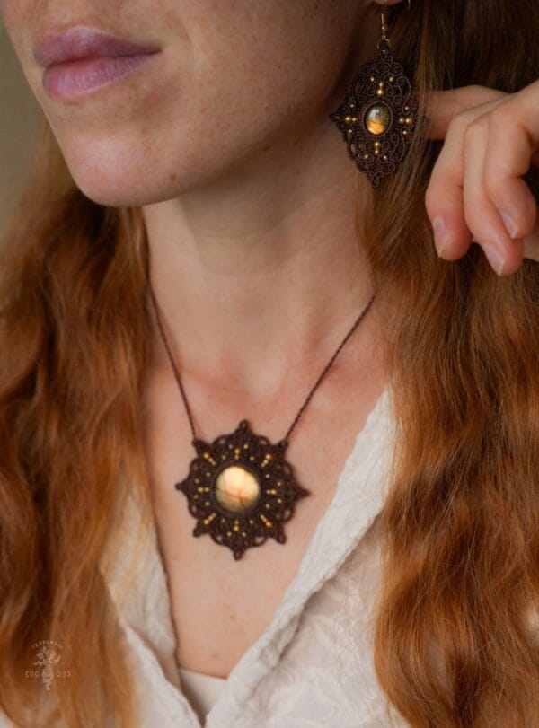 surya labradorite necklace